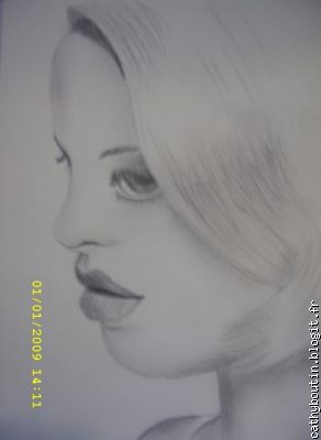 portrait de femme au crayon / disponible
