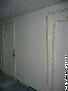 mur avec papier froisé avant mise en teinte