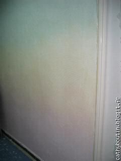 mur avec papier froisé mis en teinte